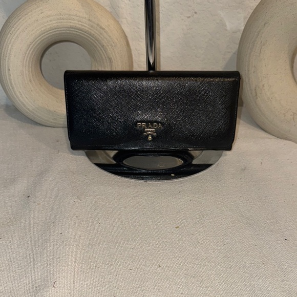 Prada Women Large Saffiano Black Leather Wallet - Picture 3 of 11